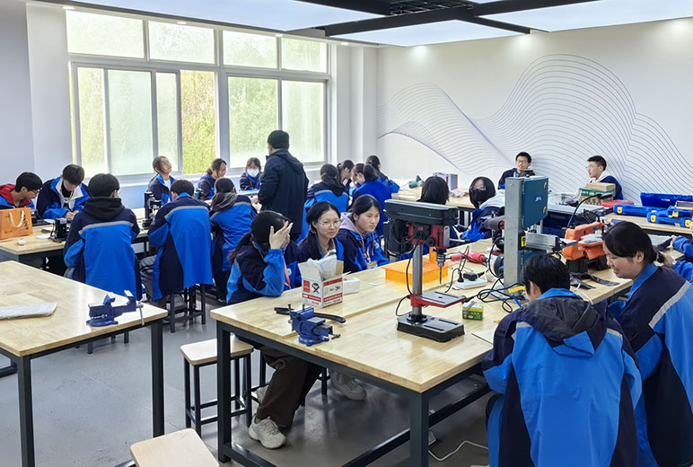 扬州江都区育才中学